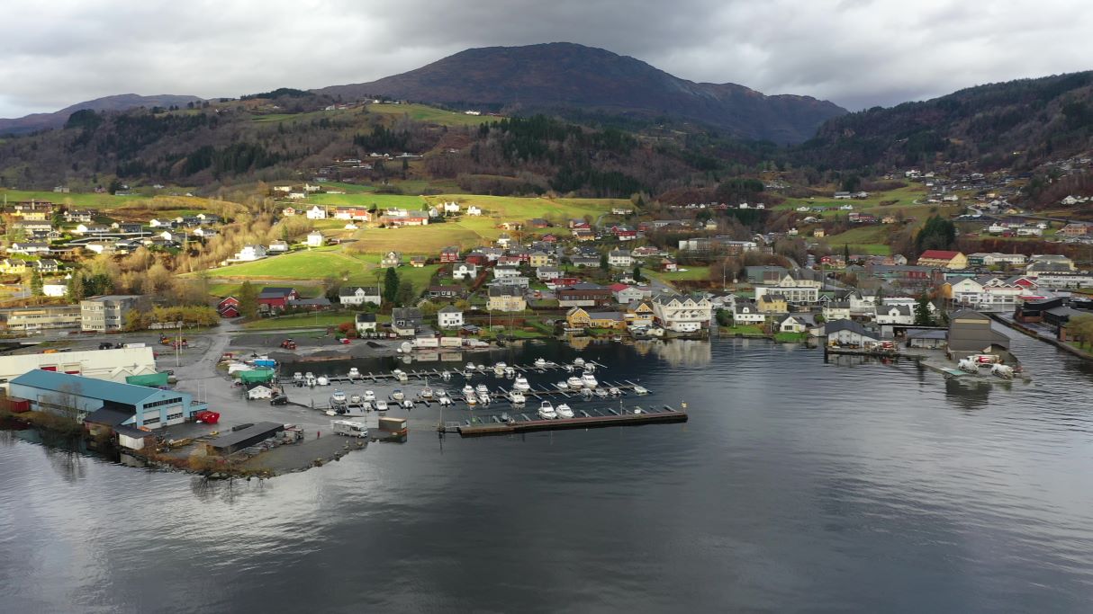 Med bobil til Øystese i Kvam kommune